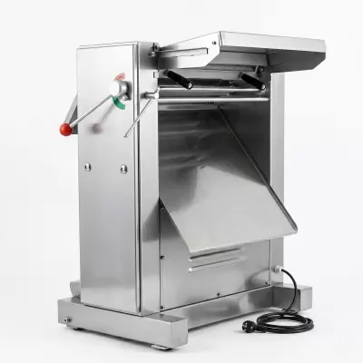 TM-124 Vleessnijmachine